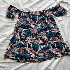 Spiritual Gangster off shoulder top blouse EUC